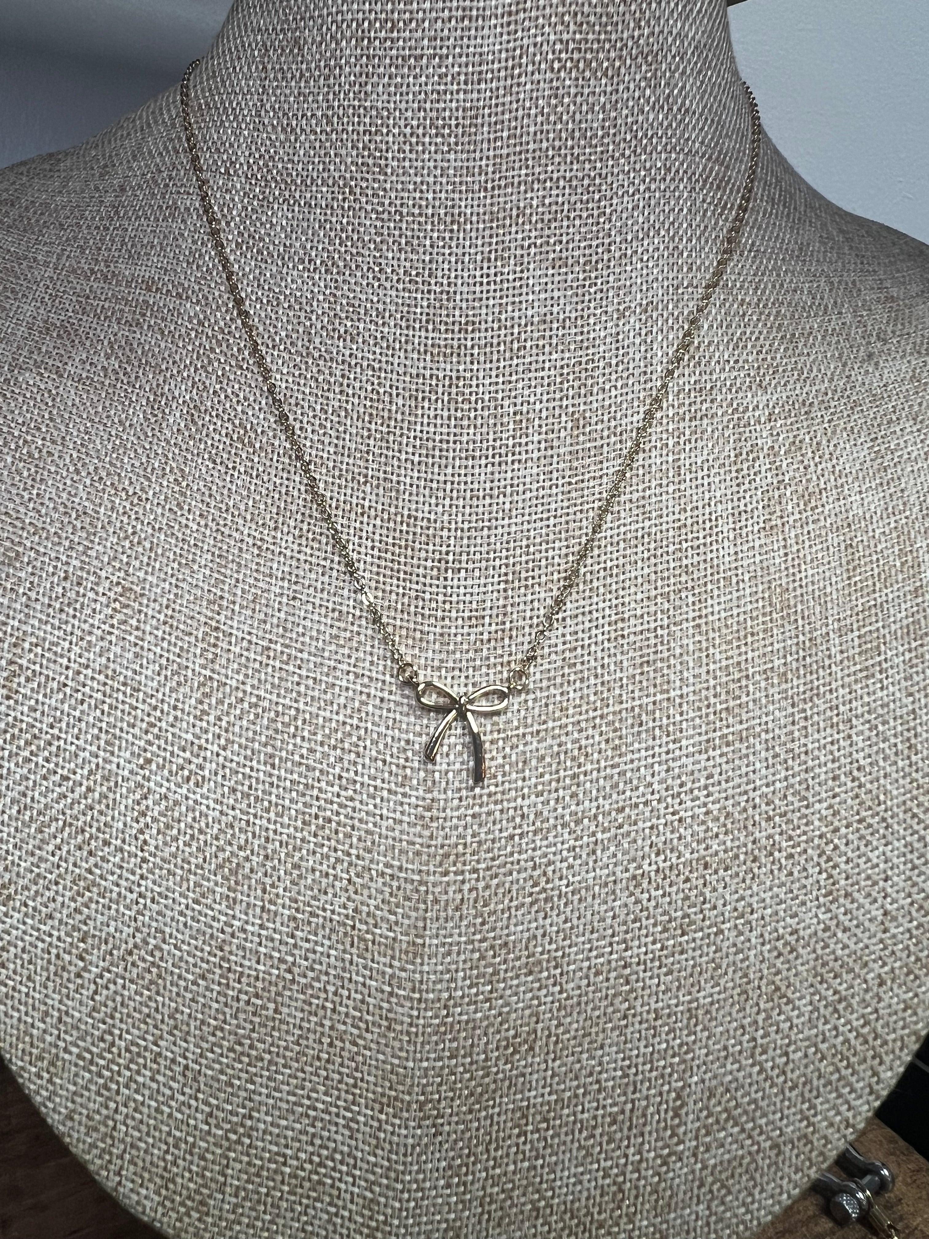 DAINTY BOW NECKLACE