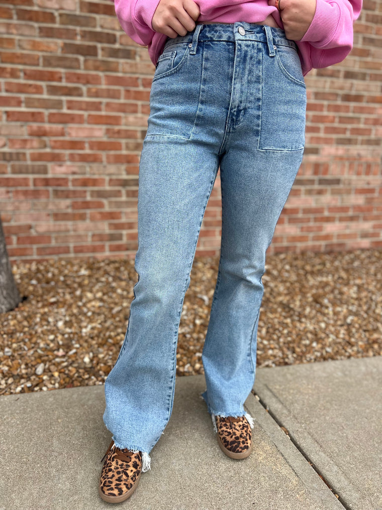 PETITE HIGH RISE FLARE JEAN