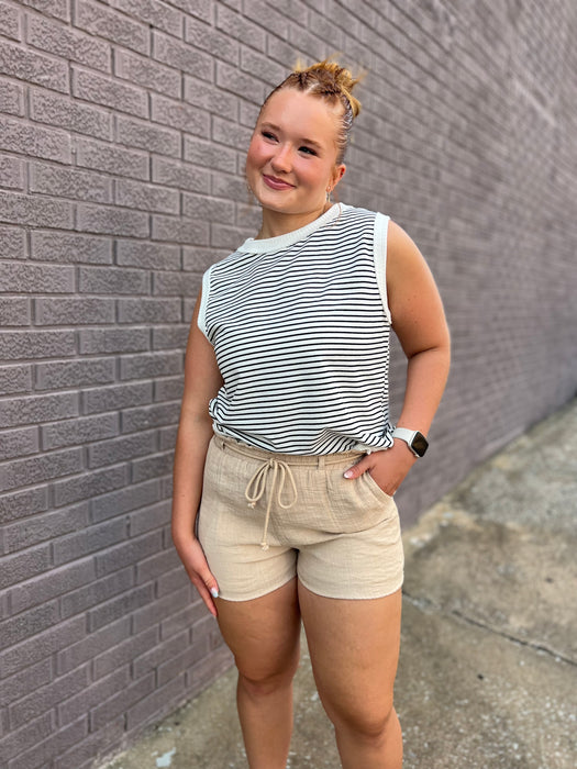 KHAKI SHORTS