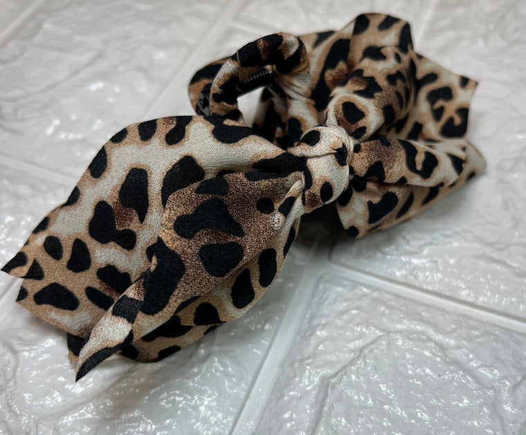 LEOPARD FABRIC CLAW CLIP