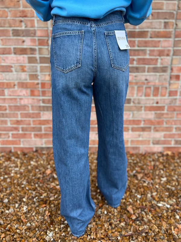 WIDE LEG STRAIGHT JEANS