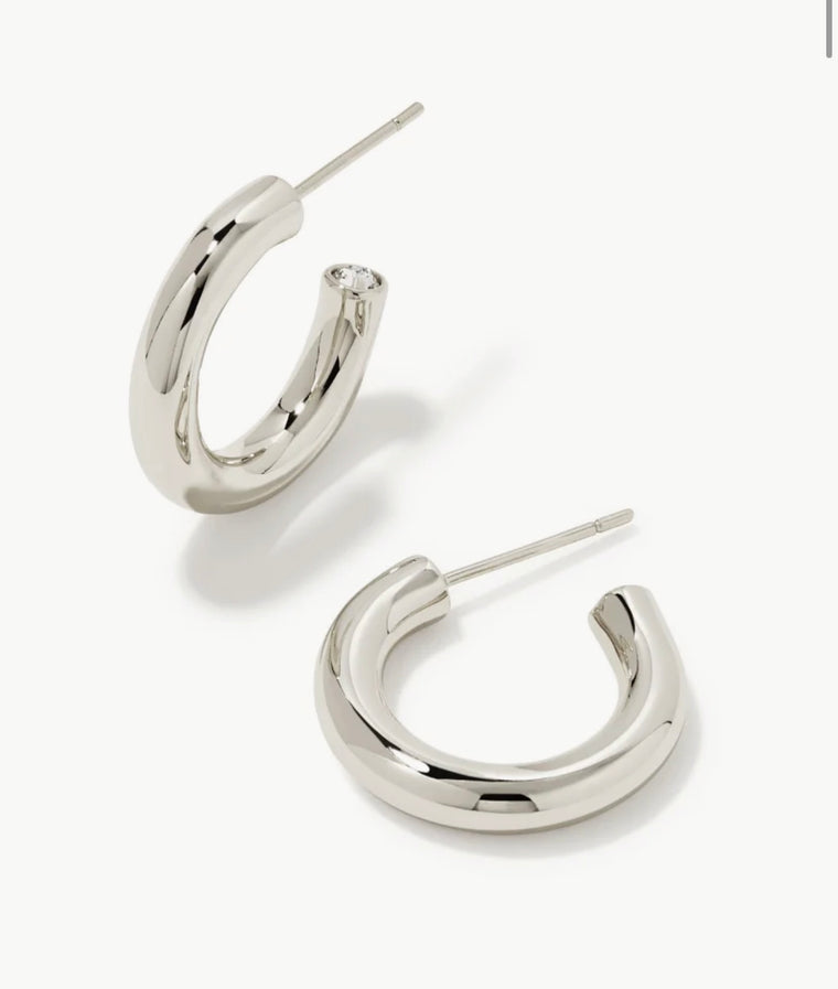 KENDRA SCOTT: COLETTE HUGGIE HOOP EARRING