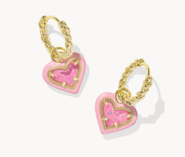 KENDRA SCOTT: ARI HEART ENAMEL FRAMED HUGGIE