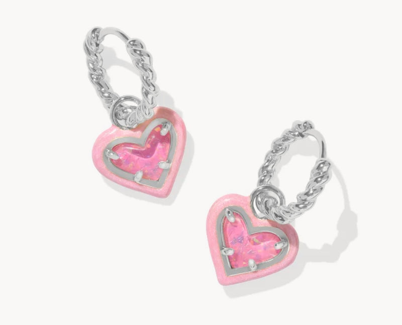 KENDRA SCOTT: ARI HEART ENAMEL FRAMED HUGGIE